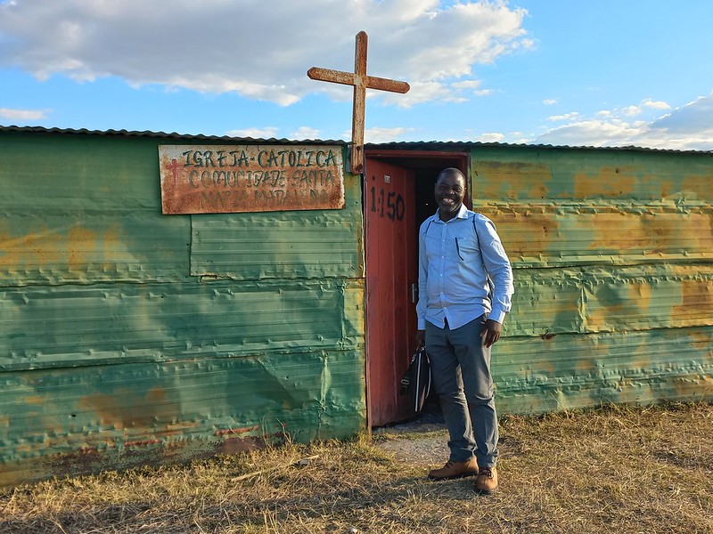 A migrant from Mozambique at a Portuguese-speaking church in South Africa. Photo provided by ICMC's member in South Africa, the Southern African Catholic Bishops' Conference (SACBC)